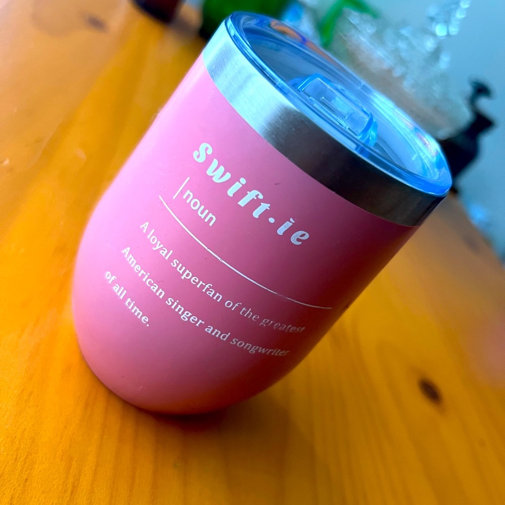 “Swiftie” definition 12oz metal & pink to-go tumbler & lid, beautiful condition